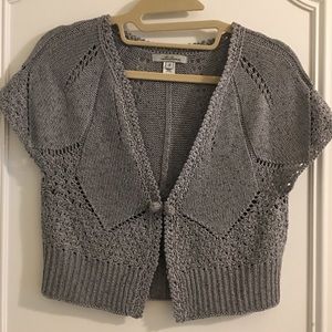 Short sleeve crop sweater